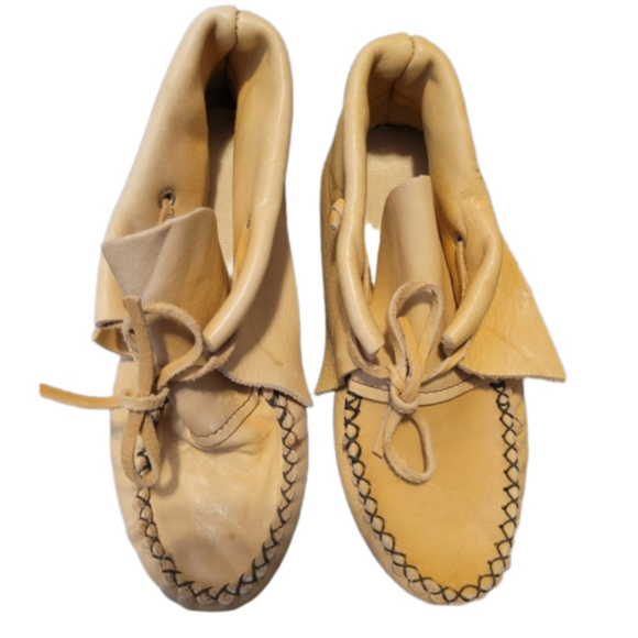 Adorable size 4 leather moccasins - Picture 1 of 6